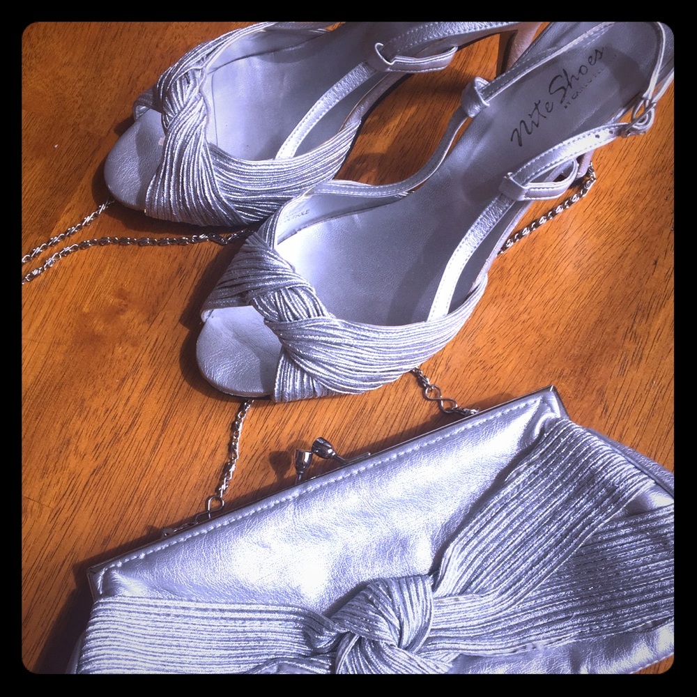 Nite Shoes Silver evening wear pump size 8